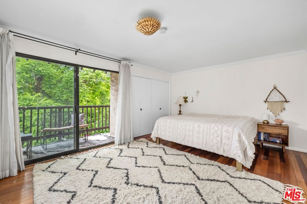 2412 Ocean Avenue 4 Property Photo 9