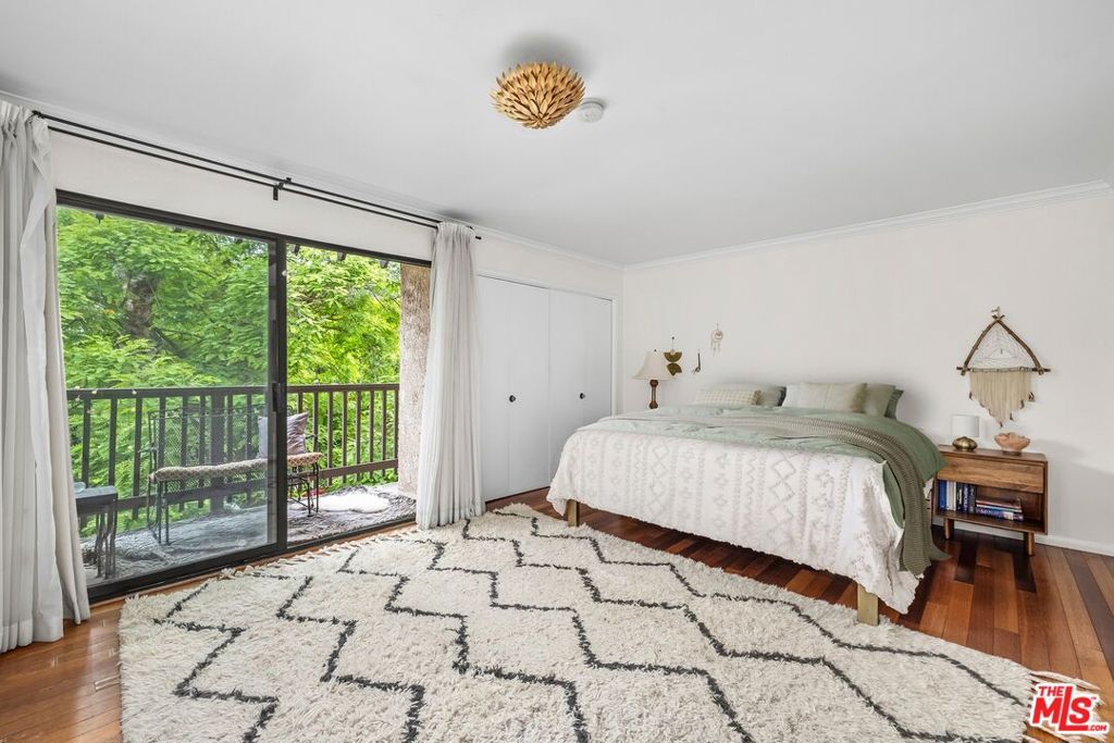 2412 Ocean Avenue 4 Property Photo 10