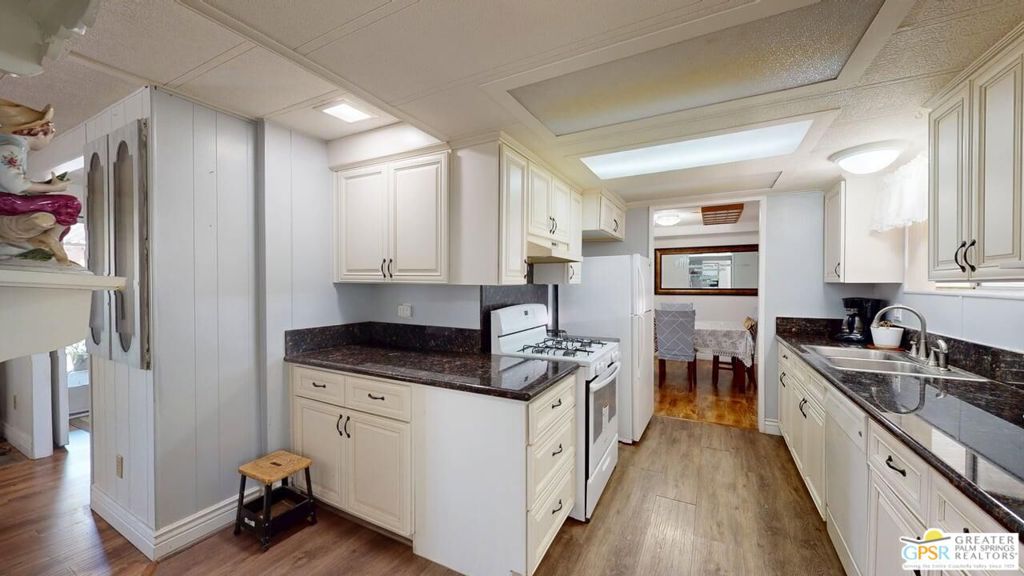 18555 Roberts Road 59 Property Photo 21