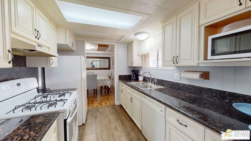 18555 Roberts Road 59 Property Photo 24