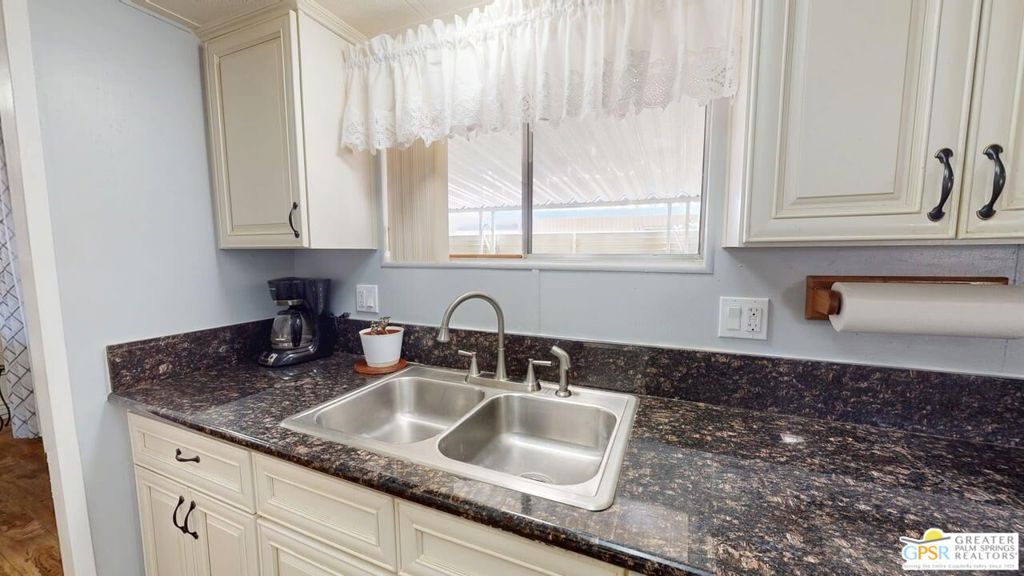 18555 Roberts Road 59 Property Photo 26