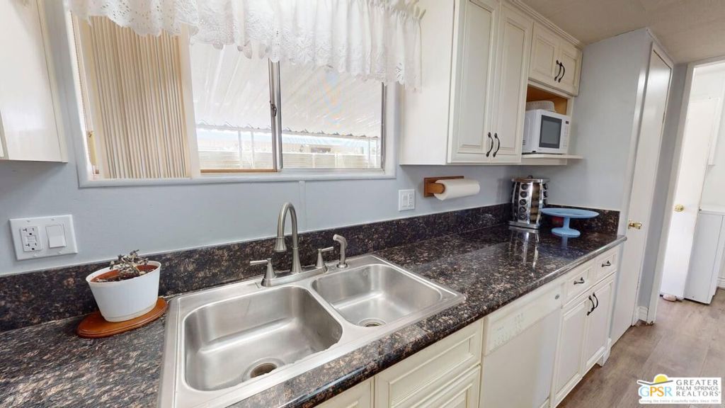 18555 Roberts Road 59 Property Photo 29