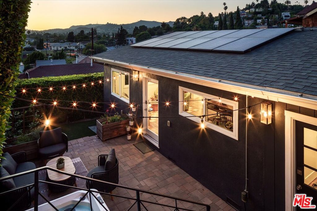 1743 Griffith Park Boulevard Property Photo 1