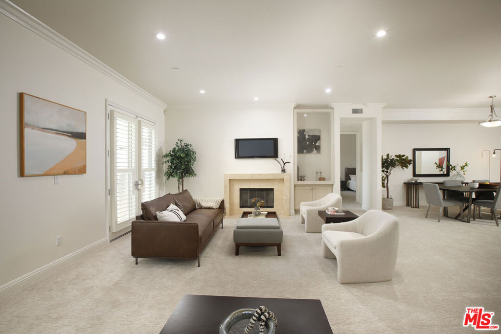 143 N Arnaz Drive 204 Property Photo 11