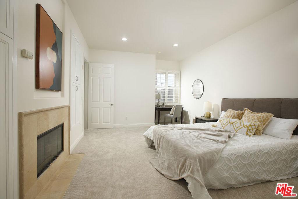 143 N Arnaz Drive 204 Property Photo 14