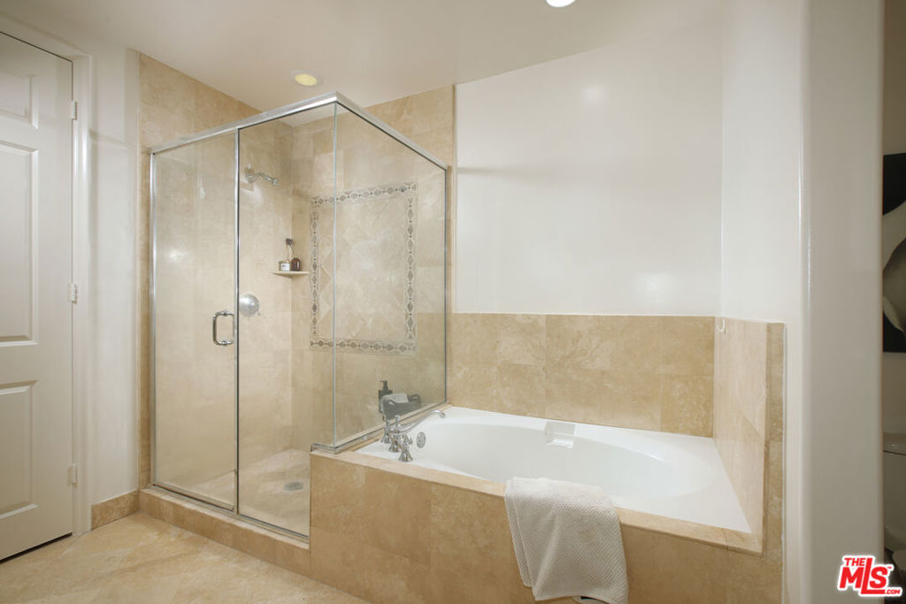 143 N Arnaz Drive 204 Property Photo 16