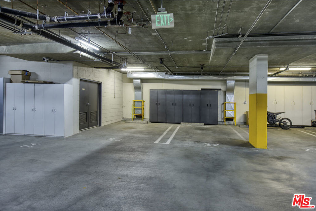 143 N Arnaz Drive 204 Property Photo 22