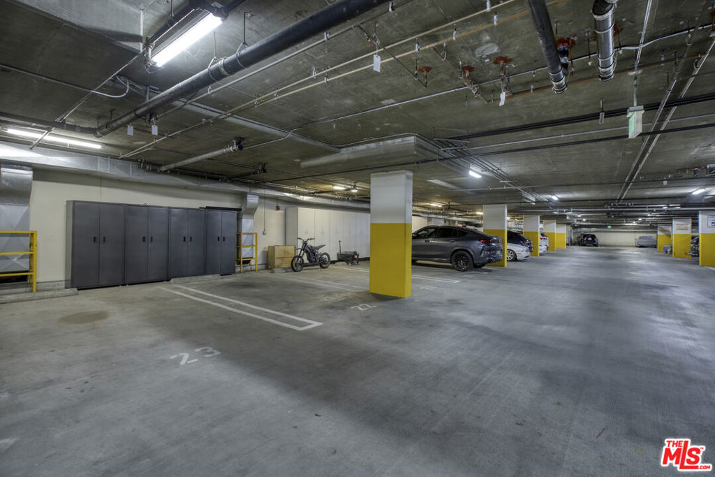 143 N Arnaz Drive 204 Property Photo 23