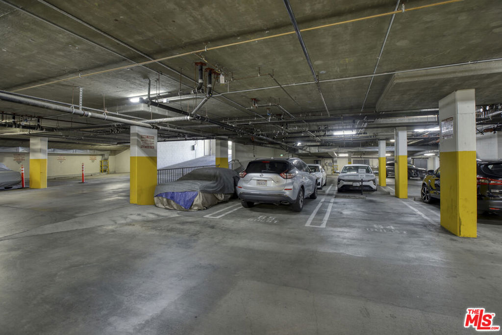 143 N Arnaz Drive 204 Property Photo 24