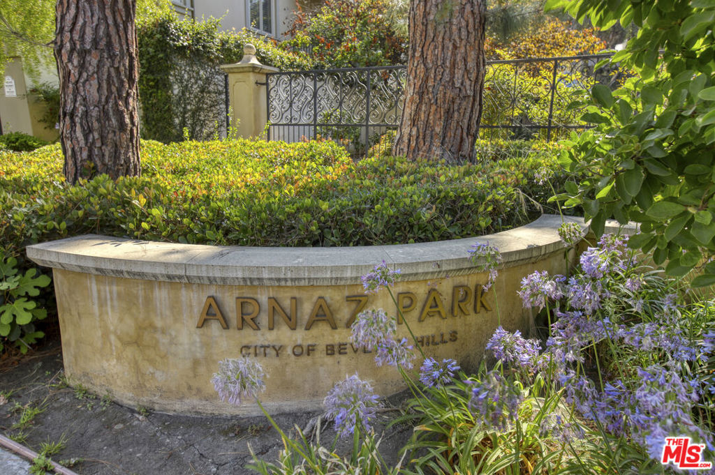 143 N Arnaz Drive 204 Property Photo 28