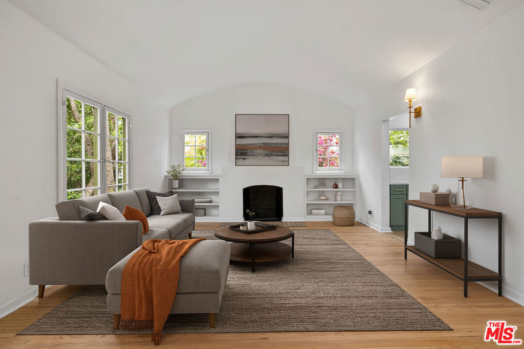 951 N Martel Avenue Property Photo 1