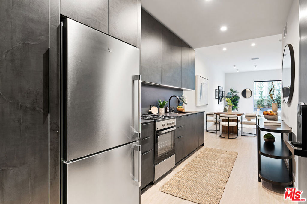 3688 Overland Avenue 702 Property Photo 2