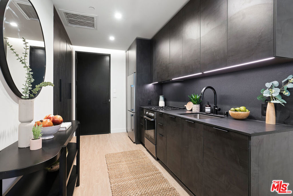 3688 Overland Avenue 702 Property Photo 3