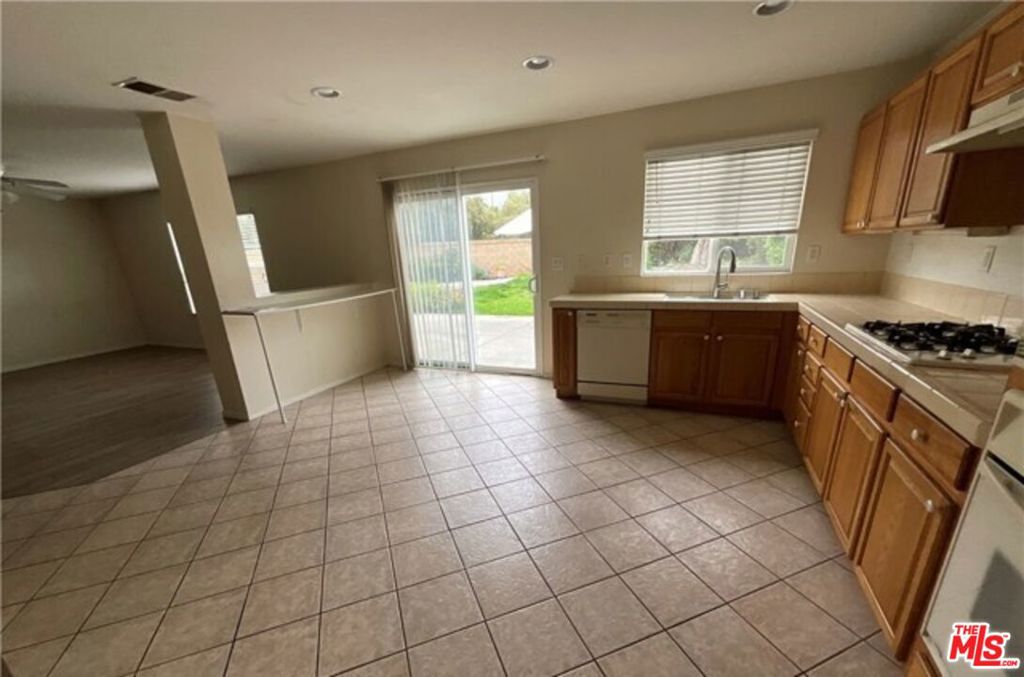 11875 Cedarbrook Place Property Photo 3