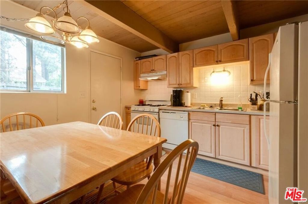 40249 Esterly Lane Property Photo 8