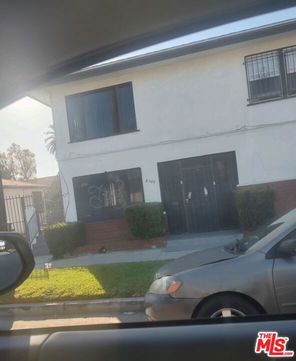 859 E 87th Place Property Photo 1