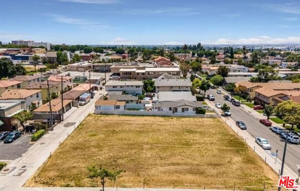 12708 Hadley Street Property Photo 2