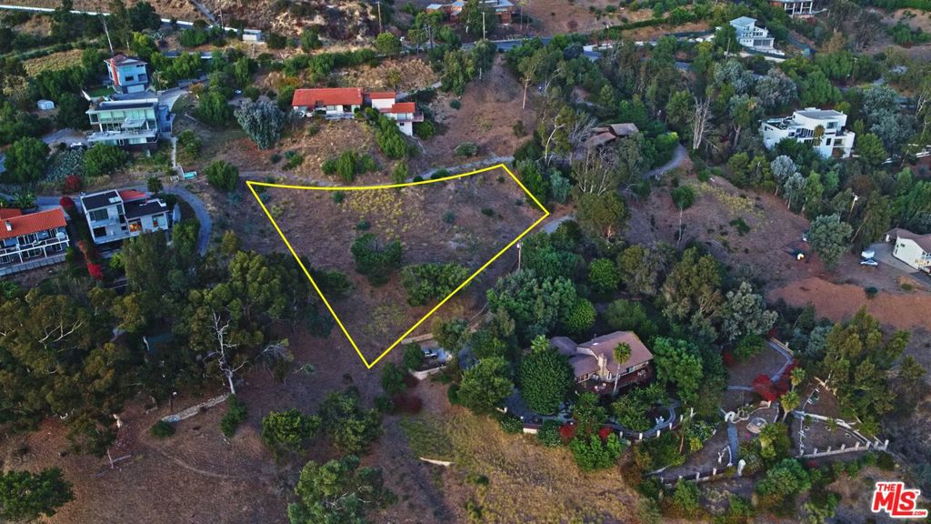 1 Eldermoor Dr Property Photo 2