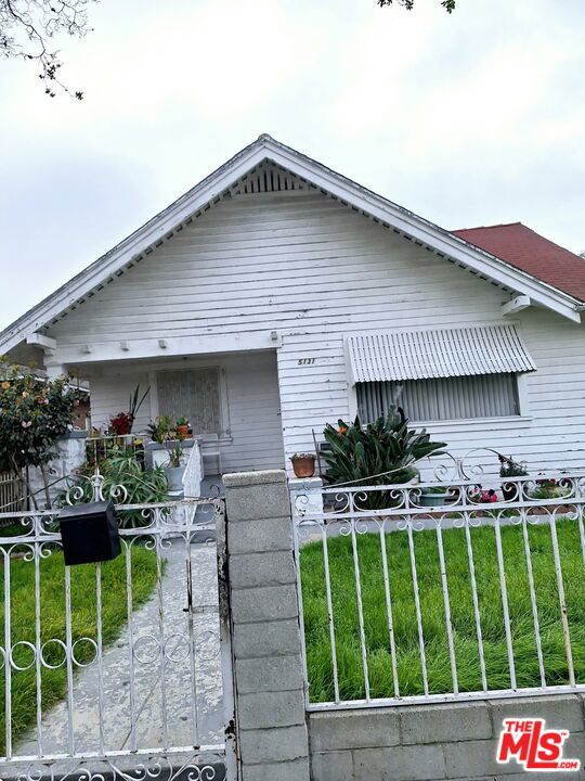 5131 Woodlawn Avenue