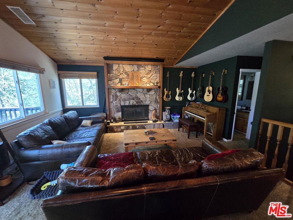 453 Davos Drive Property Photo 8