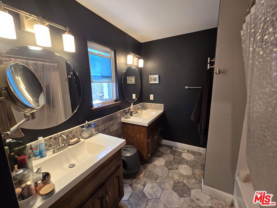 453 Davos Drive Property Photo 19