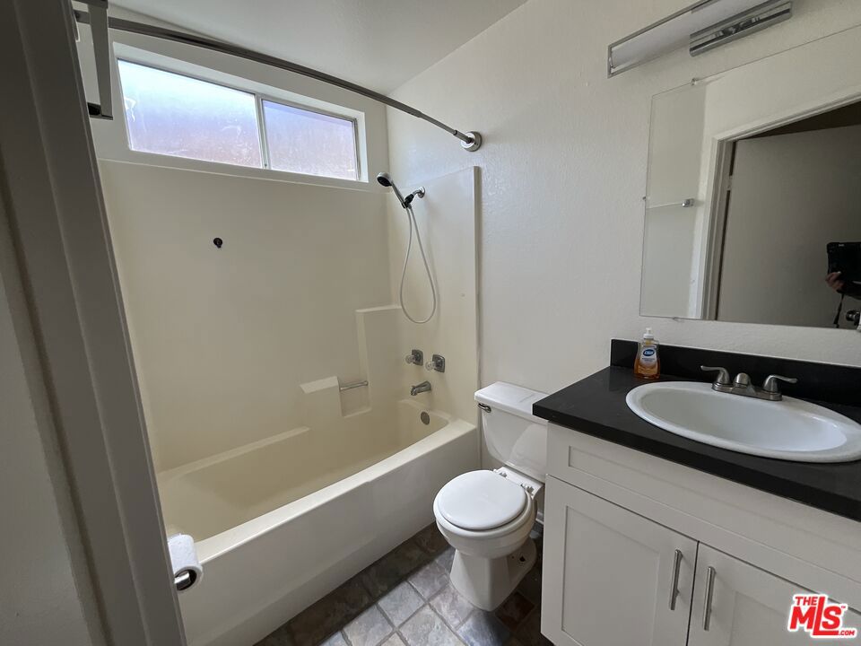 13966 Green Vista Drive Property Photo 10
