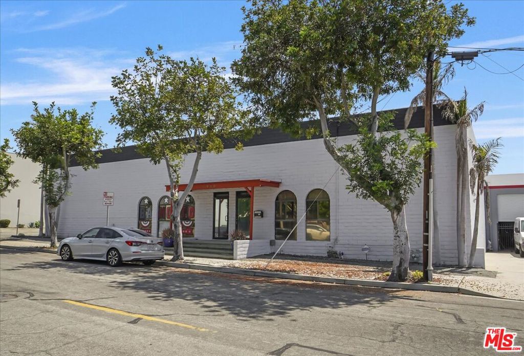 1940 W Freeman Avenue Property Photo 1