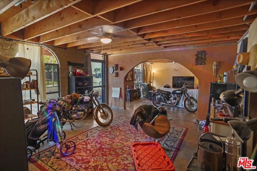 1940 W Freeman Avenue Property Photo 12
