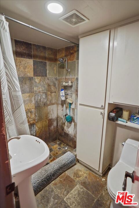 1940 W Freeman Avenue Property Photo 13