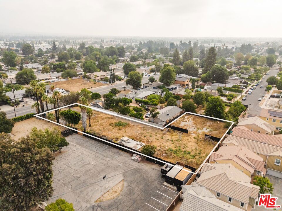 20020 Parthenia Street Property Photo 3