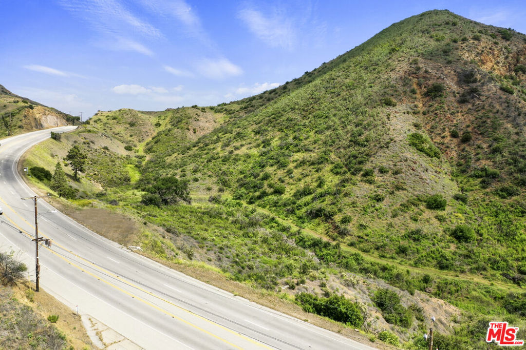 1 Kanan Rd Property Photo 2