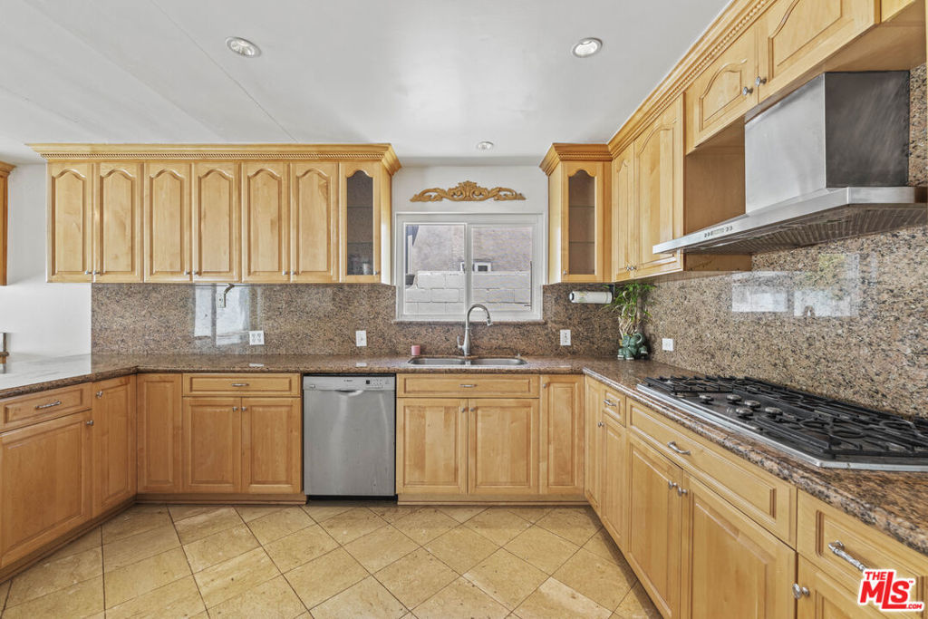 16647 Charmel Lane Property Photo 10