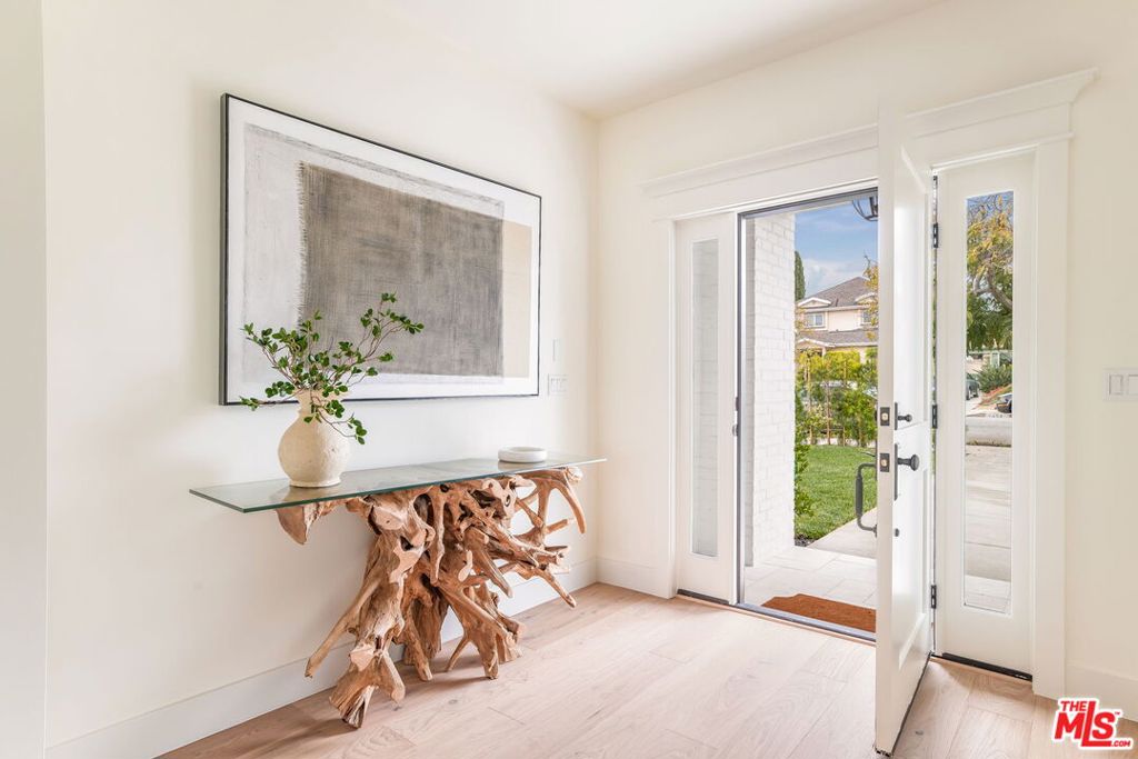 2455 23rd Street Property Photo 3