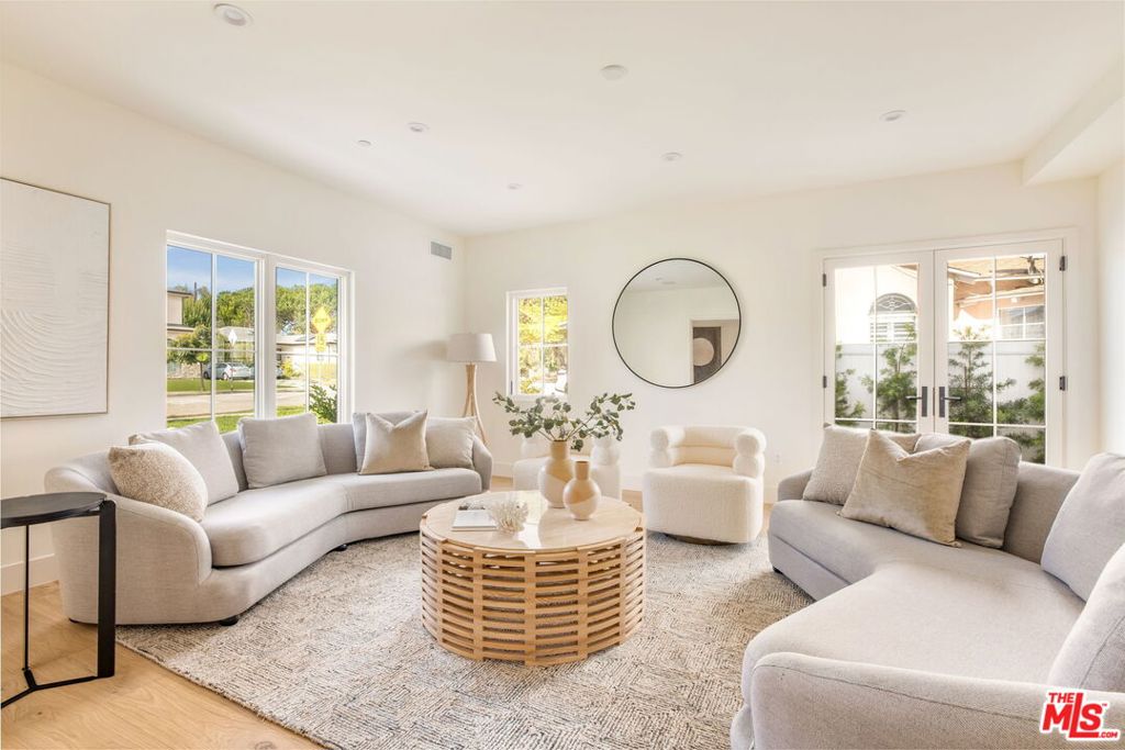 2455 23rd Street Property Photo 7