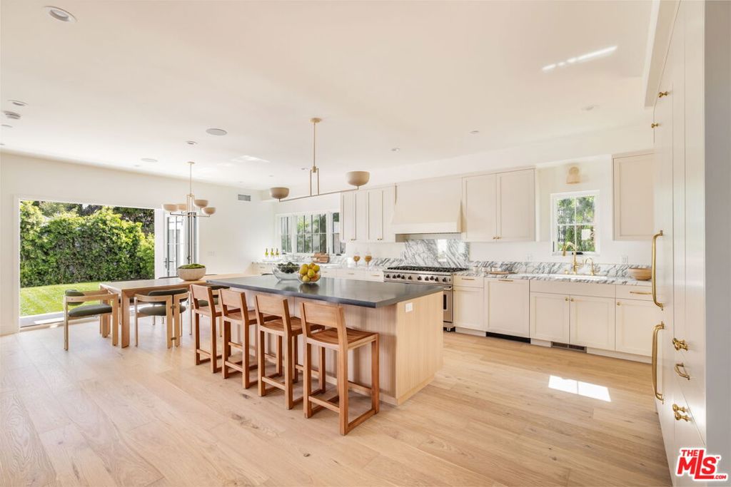 2455 23rd Street Property Photo 14