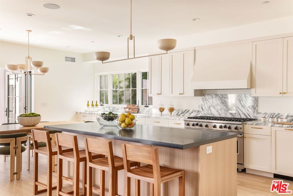 2455 23rd Street Property Photo 15