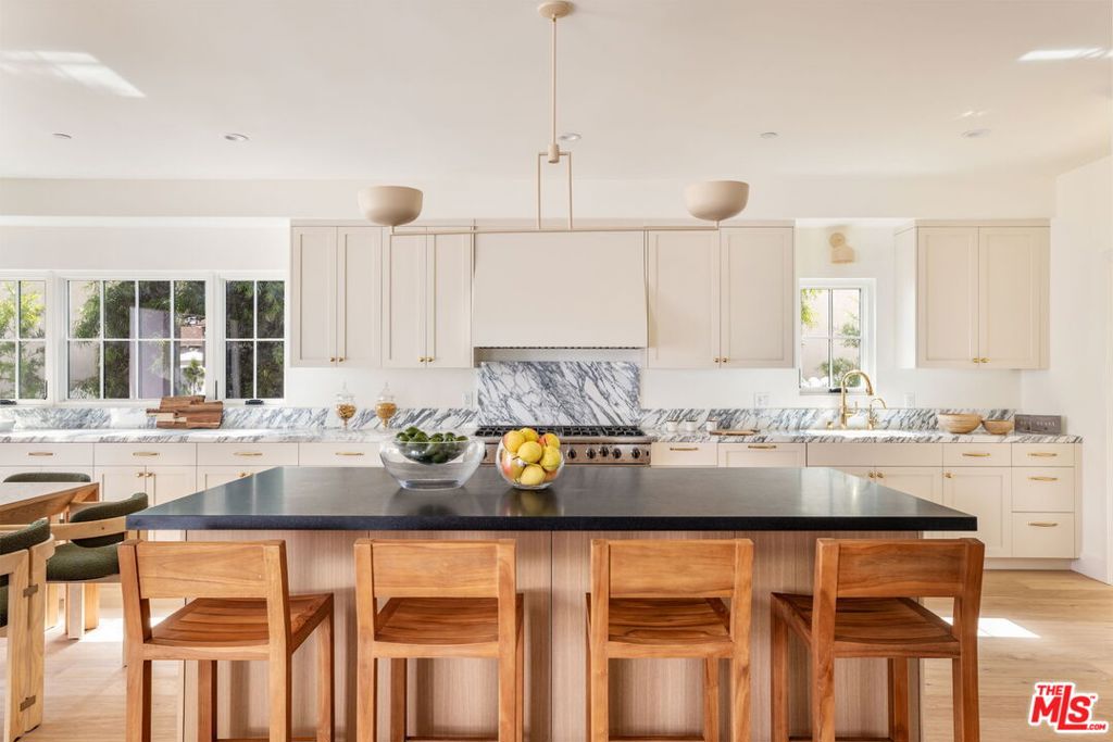 2455 23rd Street Property Photo 17