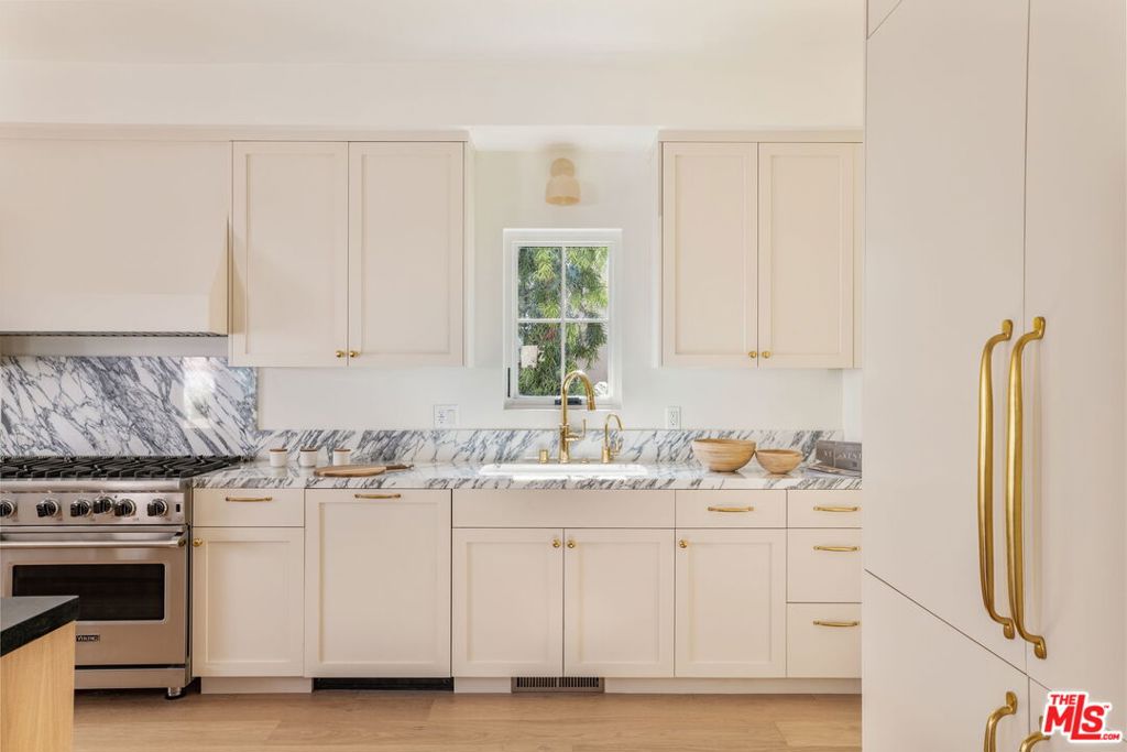 2455 23rd Street Property Photo 18