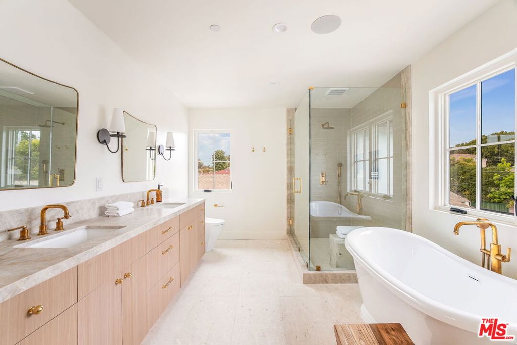 2455 23rd Street Property Photo 45