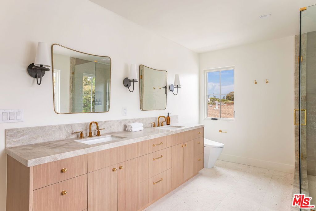 2455 23rd Street Property Photo 47