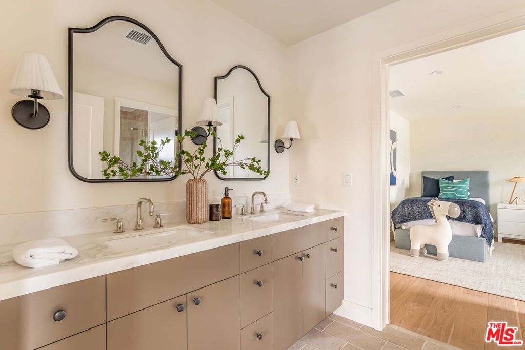 2455 23rd Street Property Photo 53