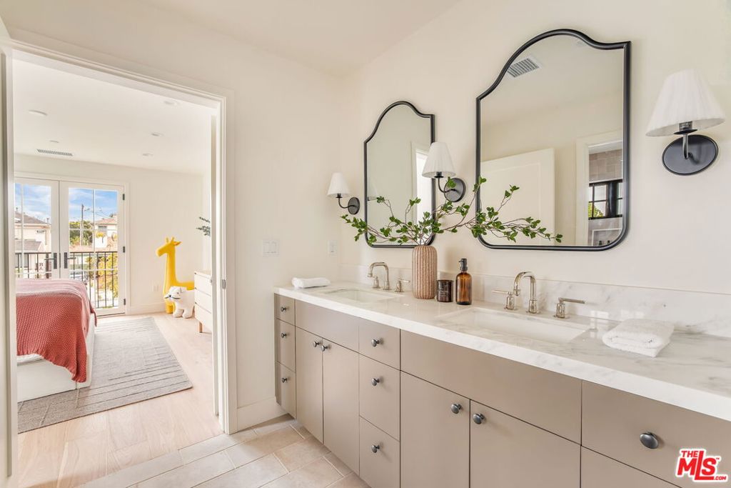 2455 23rd Street Property Photo 54