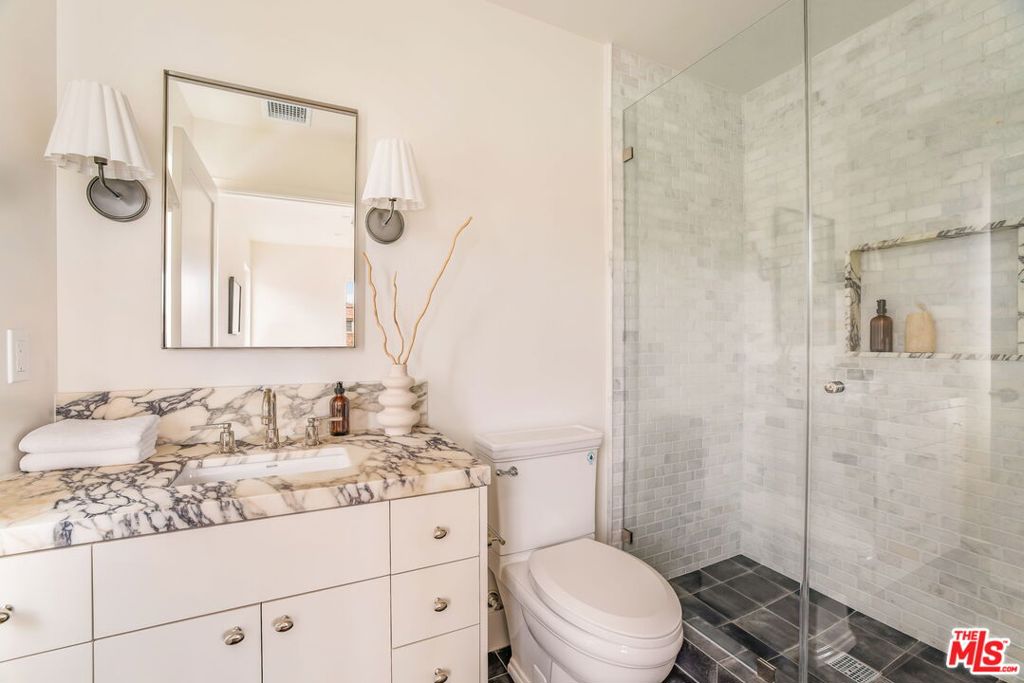 2455 23rd Street Property Photo 58