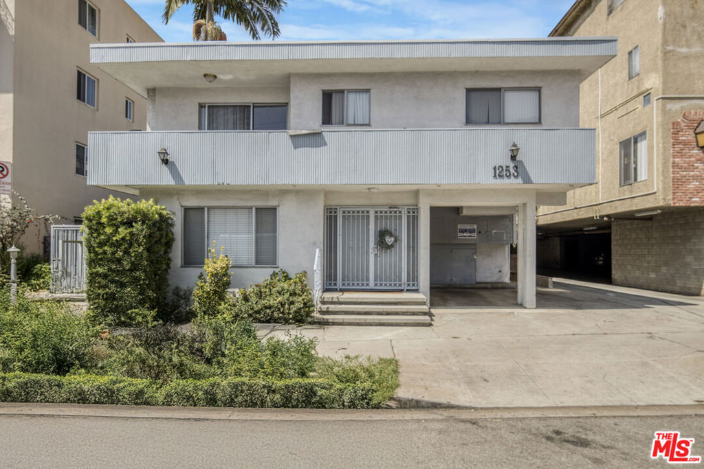 1253 Federal Avenue Property Photo 1