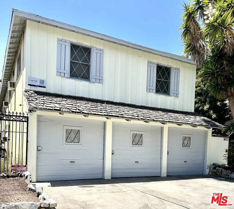 1453 S Westgate Avenue Property Photo 1
