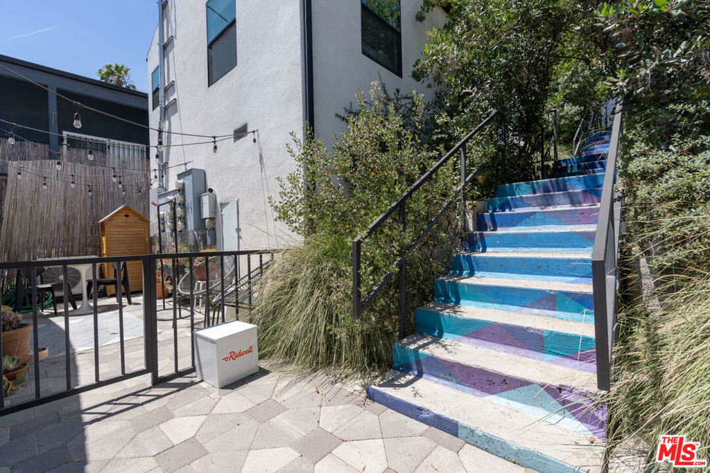 1236 W Sunset Boulevard Property Photo 17