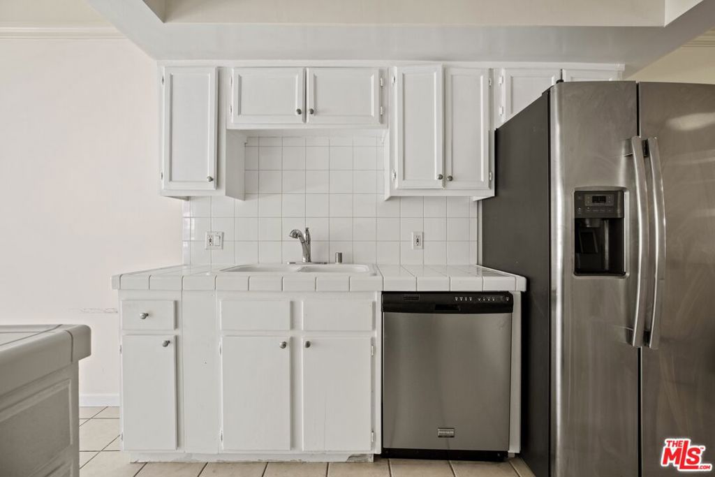 1033 6th Street 108 Property Photo 4