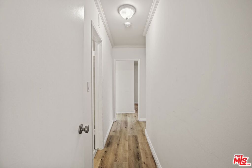 1033 6th Street 108 Property Photo 5
