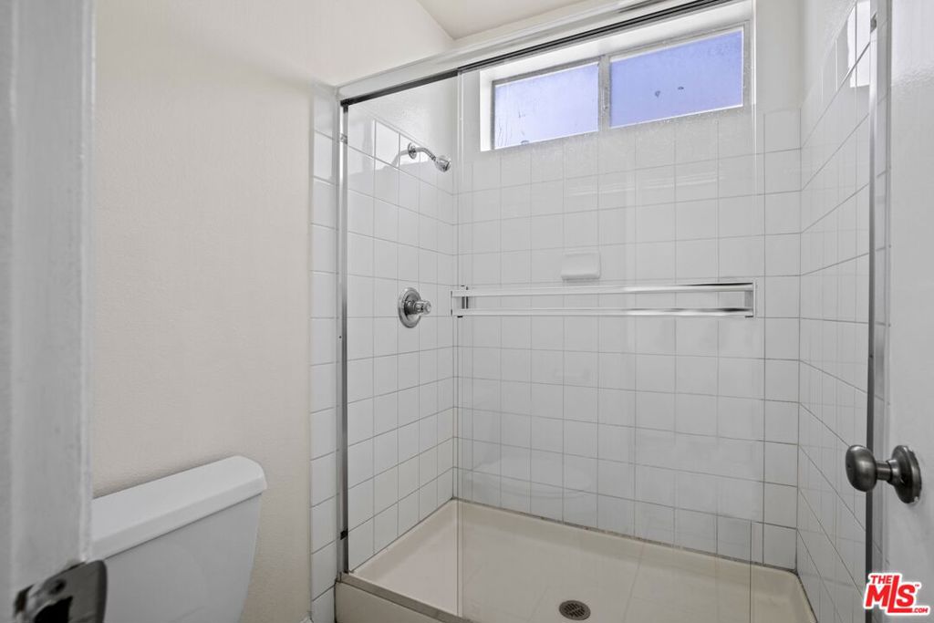 1033 6th Street 108 Property Photo 8