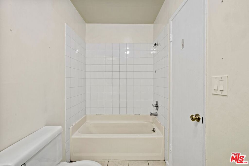 1033 6th Street 108 Property Photo 12